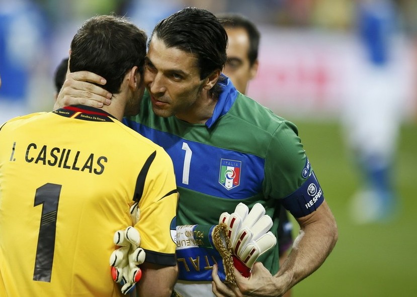  都灵门将多次神扑零封对手  